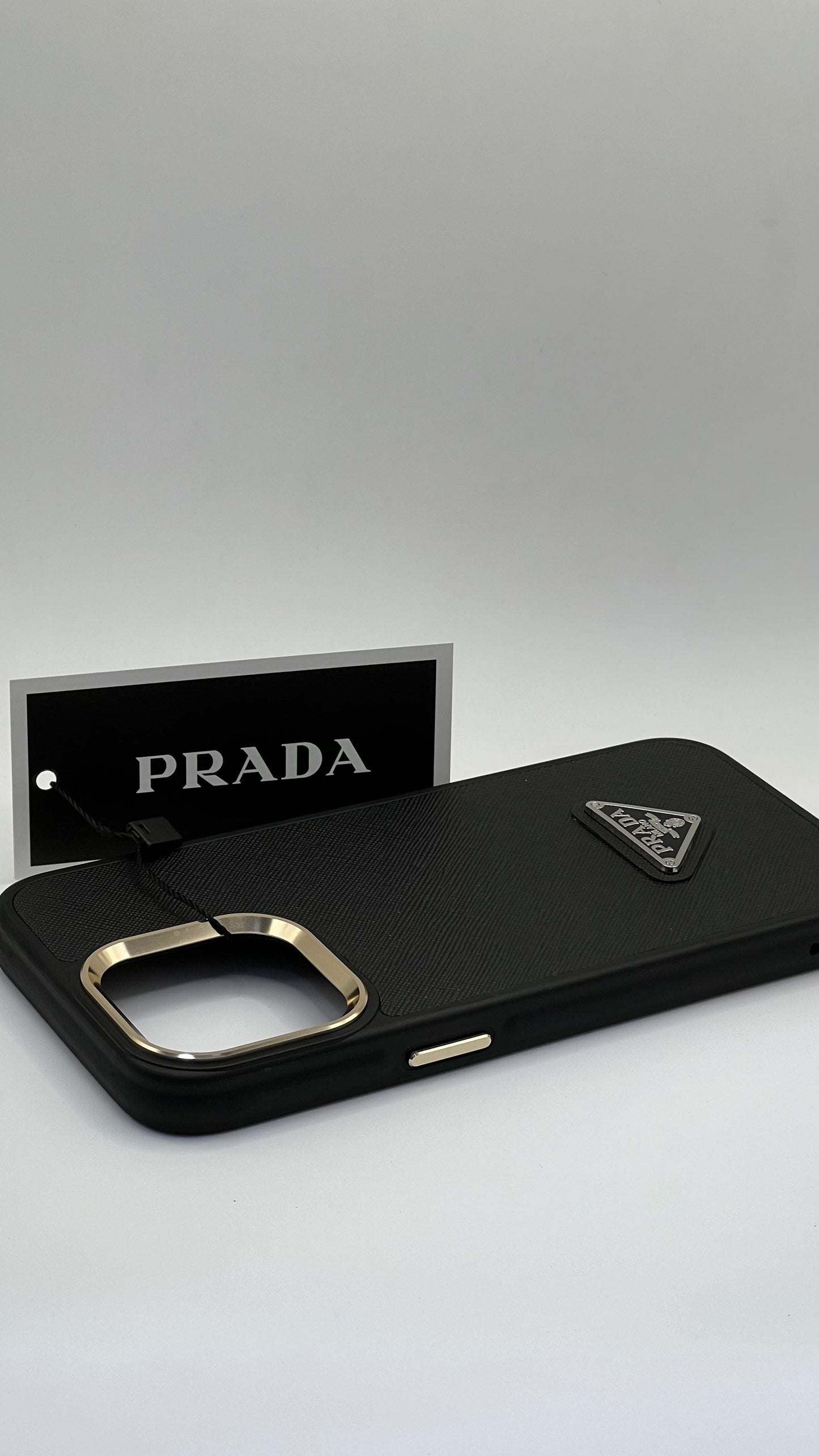 بوشيط فاخر بتصميم أنيق وإطار معدني عصري(IPHONE 15 PRO MAX)