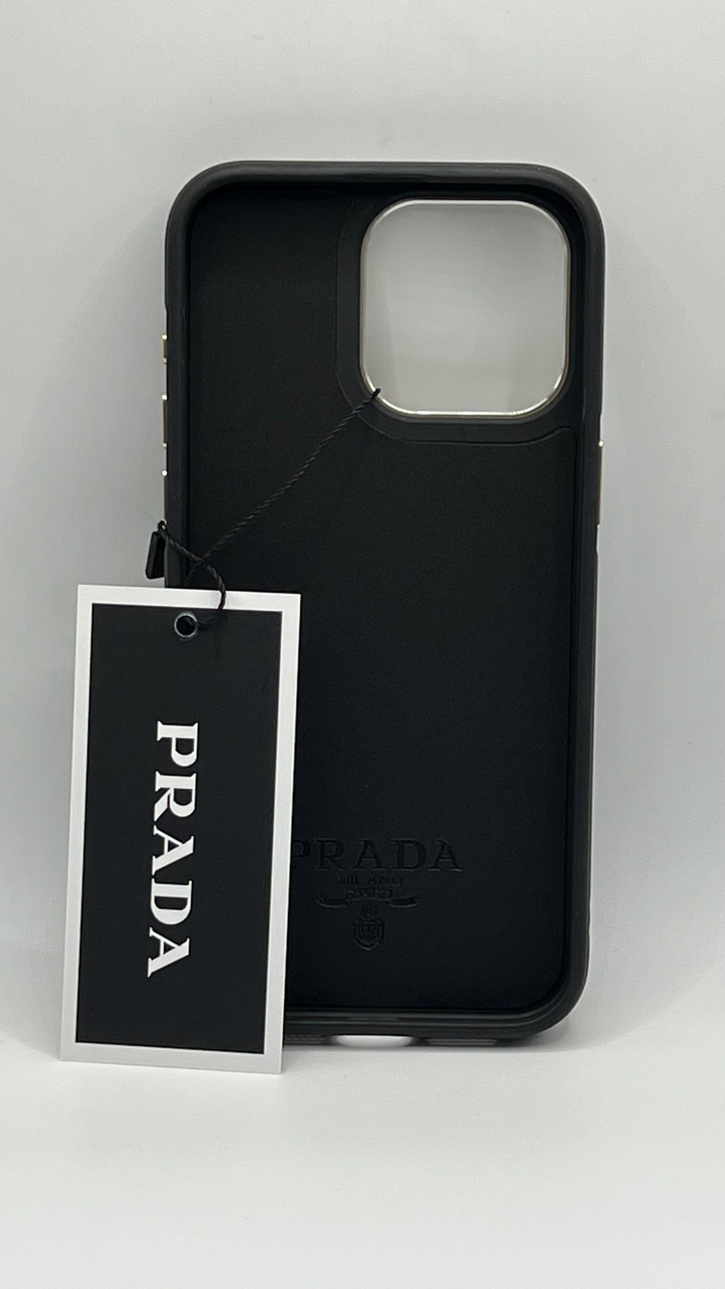 بوشيط فاخر بتصميم أنيق وإطار معدني عصري(IPHONE 15 PRO MAX)