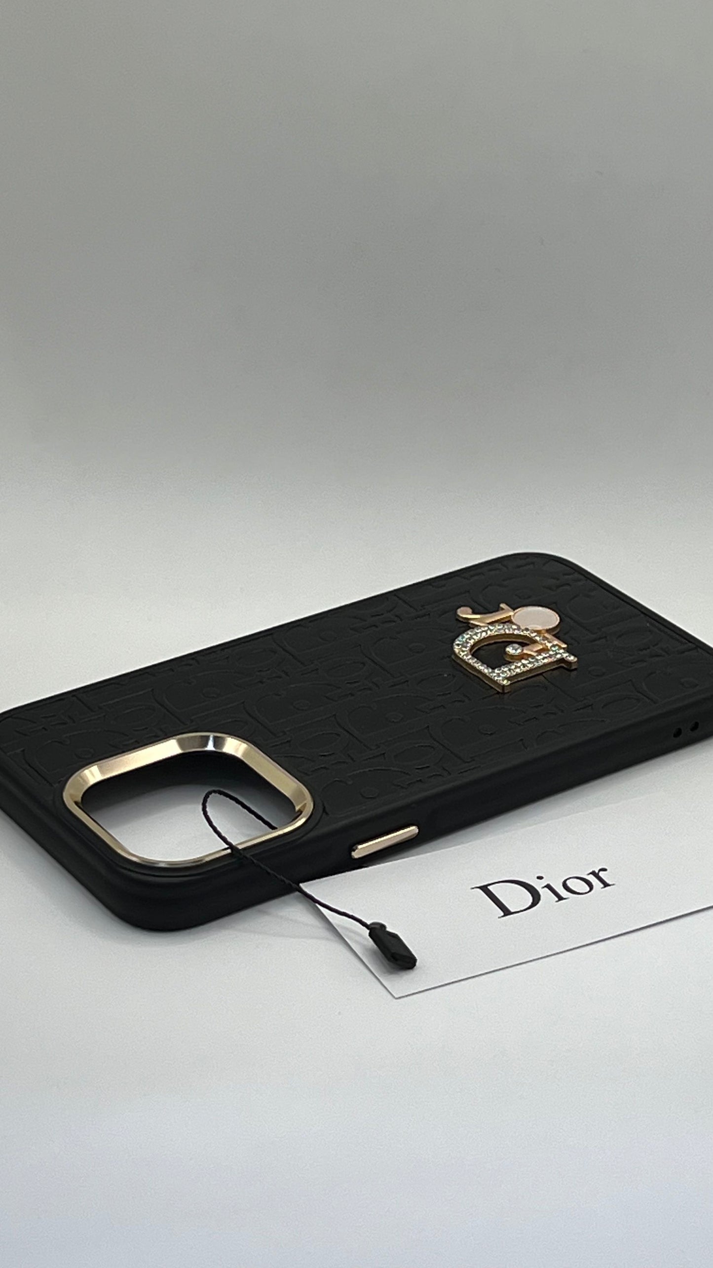 بوشيط فاخر بتصميم أنيق وإطار معدني عصري(IPHONE 14 PRO MAX)