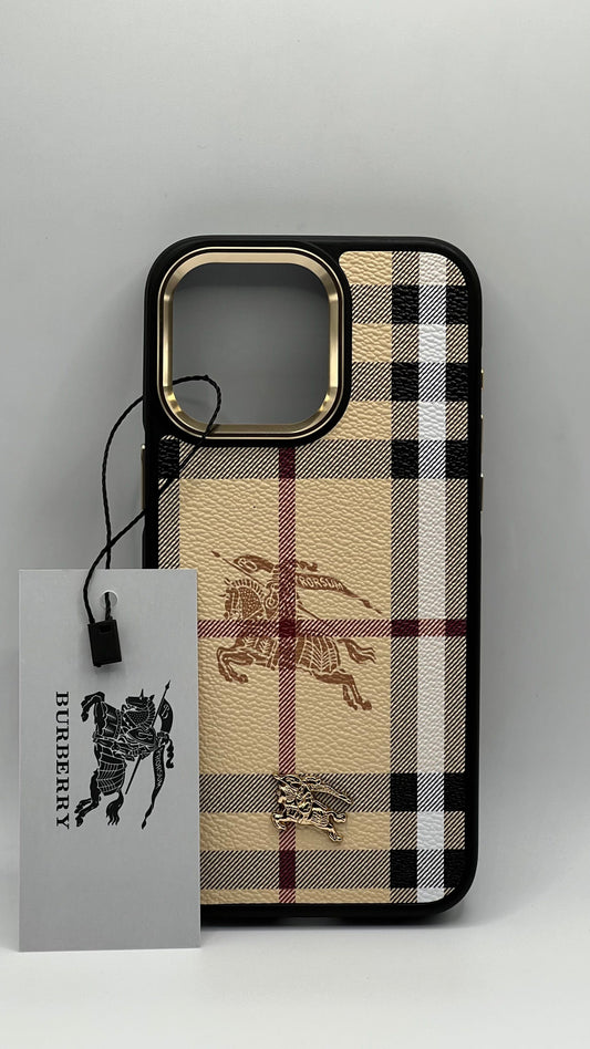 بوشيط فاخر بتصميم أنيق وإطار معدني عصري(IPHONE 16 PRO MAX)