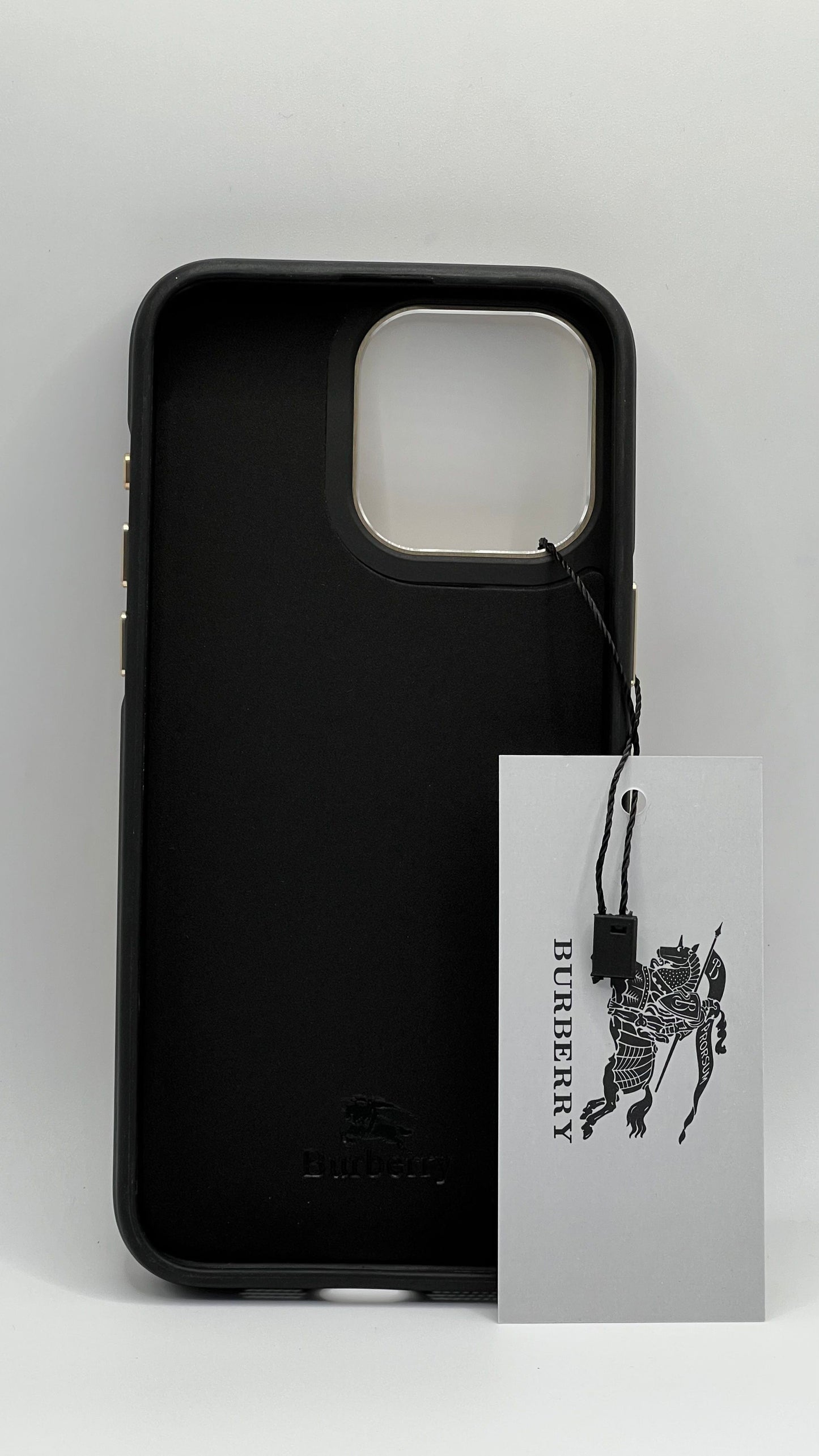 بوشيط فاخر بتصميم أنيق وإطار معدني عصري(IPHONE 15 PRO MAX)