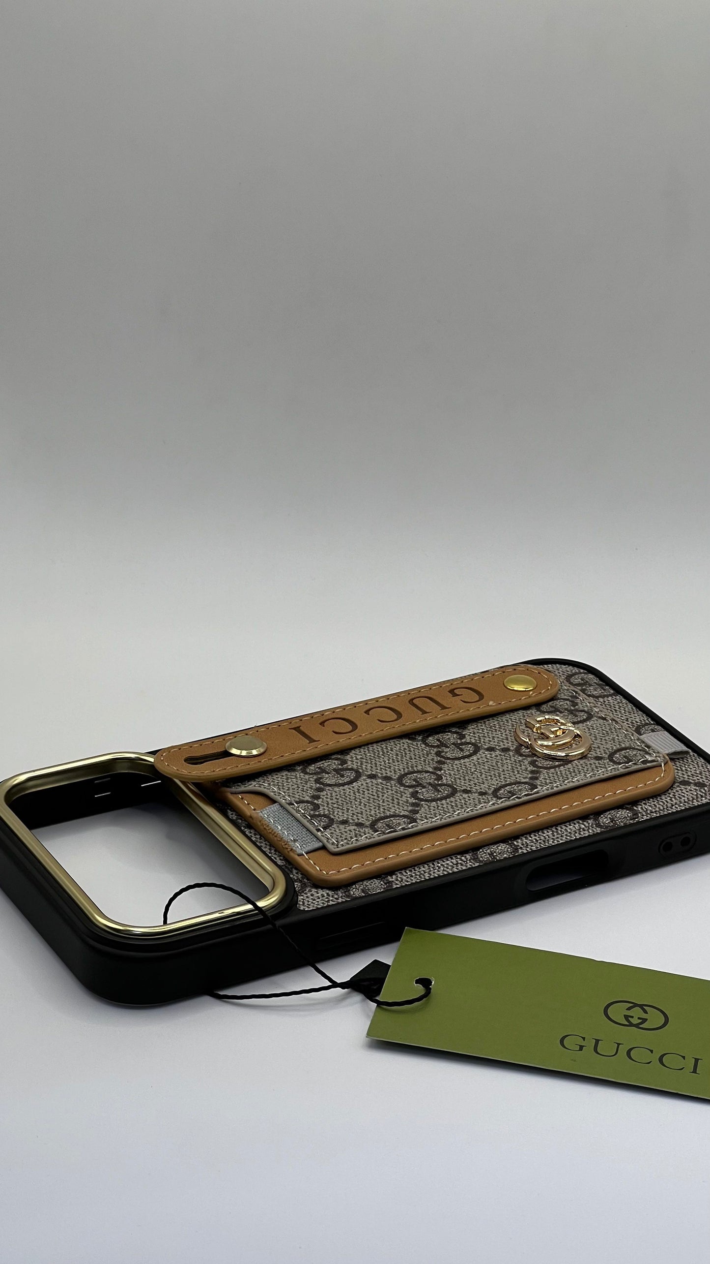 بوشيط فاخر مع حامل مغناطيسي ومحفظة بطاقات(IPHONE 17 PRO MAX)