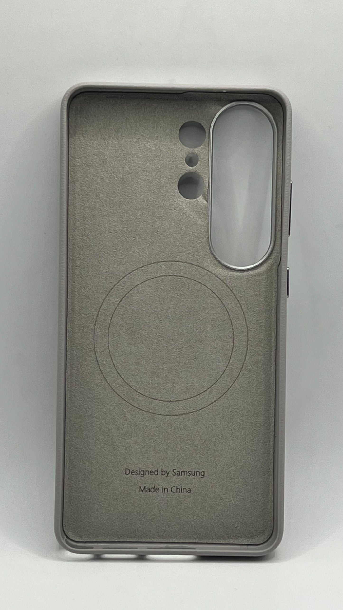 بوشيط جلد فاخر لهاتف سامسونج – حماية أنيقة بملمس مميز ودعم الشحن اللاسلكي(SAMSUNG S26 ULTRA)
