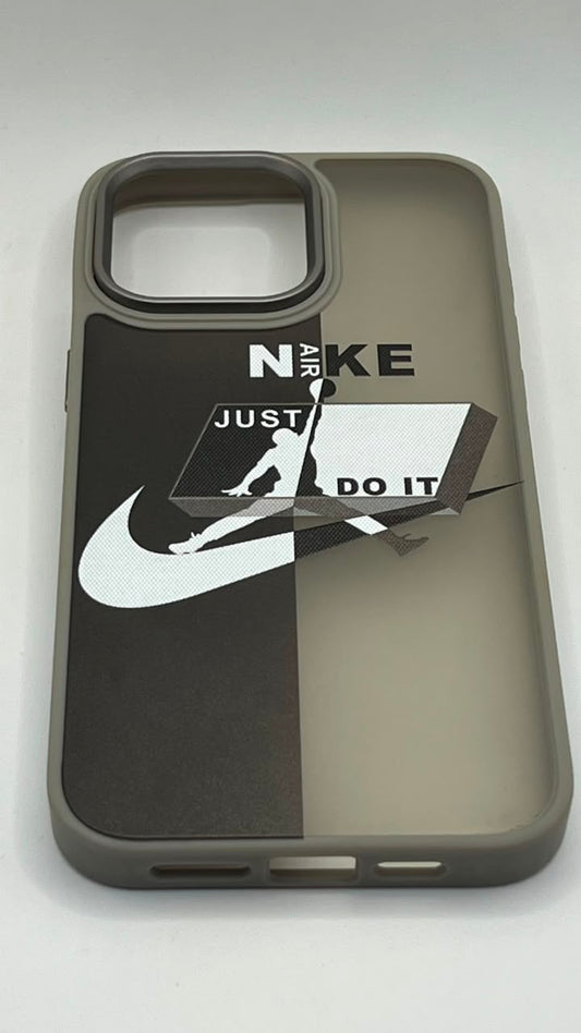 بوشيط آيفون بتصميم رياضي عصري حماية كاملة مع إطار بارز للكاميرا(IPHONE 15 PRO MAX)