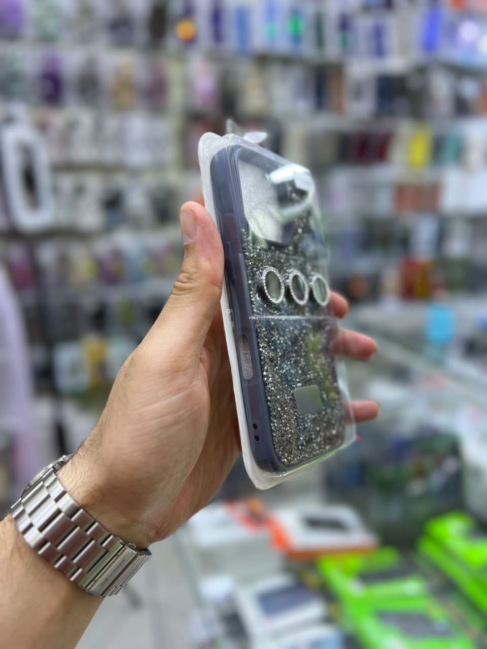 ✨ بوشيط آيفون فاخر لامع مع حماية عدسات الكاميرا تصميم أنيق ومميز ✨(IPHONE 16 PRO)