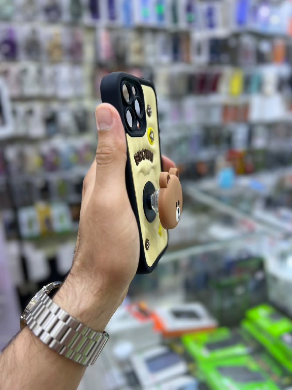 بوشيط سيليكون ثلاثي الأبعاد مع حامل مدمج  حماية وأناقة(IPHONE 15 PRO MAX)