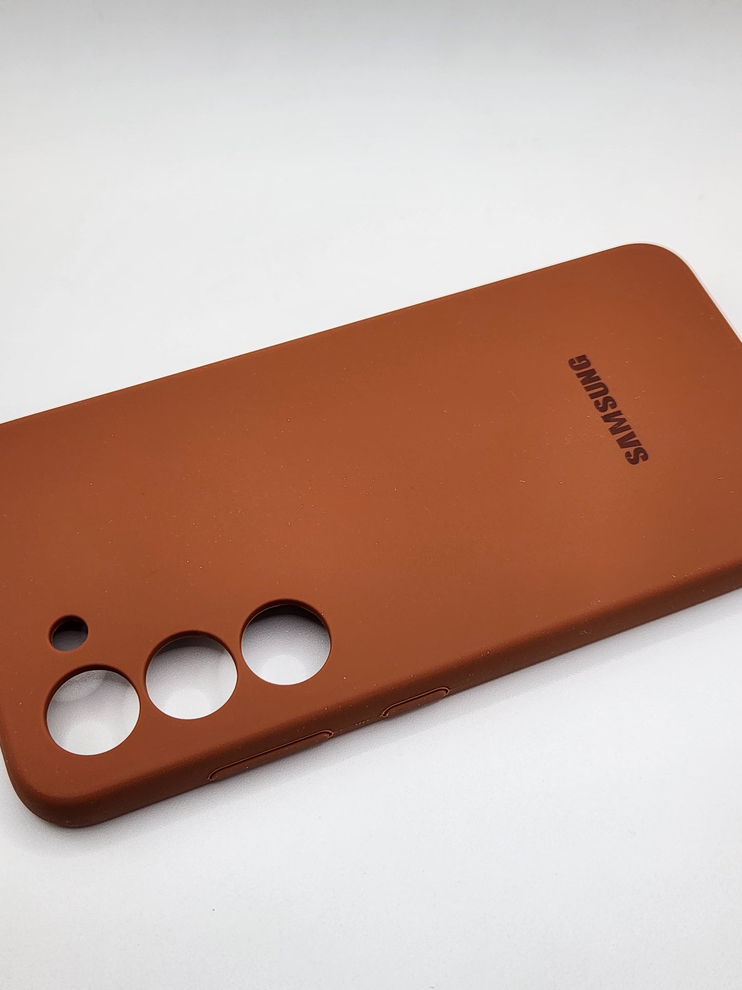 (بوشيط) سيليكون أصلي لهواتف سامسونج – حماية أنيقة ولمسة فاخرة SAMSUNG S23