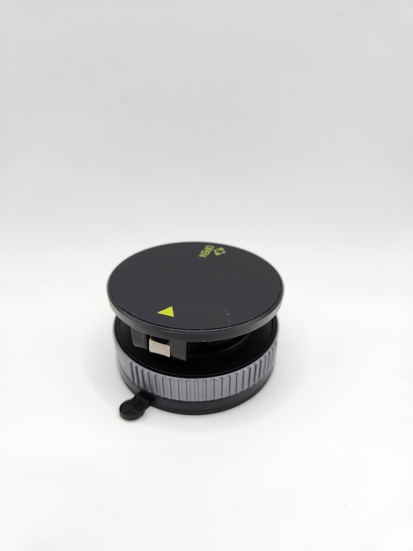 Support Voiture Magnétique Velano – Compatible MagSafe, Réutilisable sans Trace